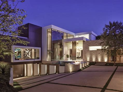 22 Outstanding Modern Mansions for Luxury Living