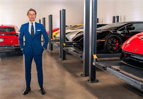 Lamborghini Unveils New Design Aesthetic In Dallas Showroom | EN.WHEELZ.ME