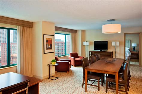 Downtown Chicago Accommodation - Hotel Rooms | Sheraton Grand Chicago