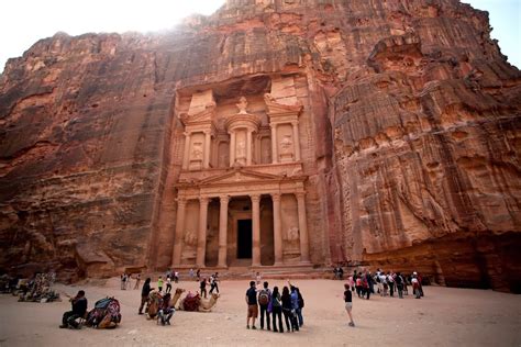 NoPs - أخبار الناس: Rock-hewn Al Khazneh of Petra, Jordan