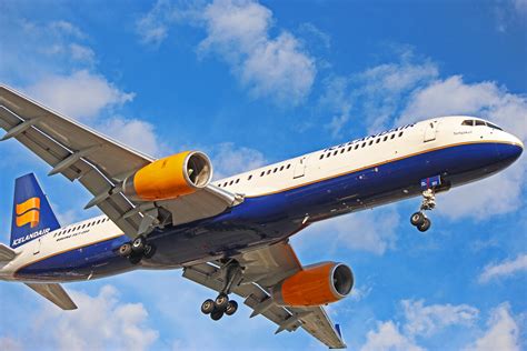 TF-ISY: Icelandair Boeing 757-200 (Formerly With American Airlines)