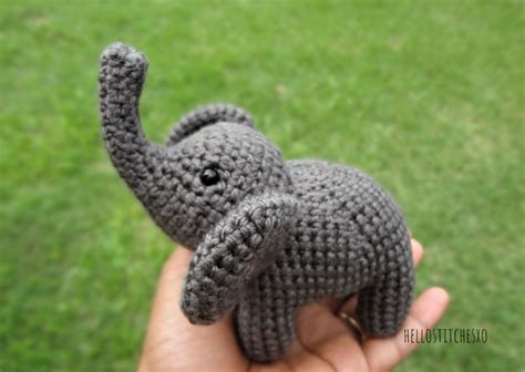 Amigurumi elephant - Crochet free pattern - hellostitches xo