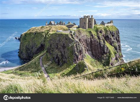 Dunnottar castle ruins - Stonehaven - Scotland Stock Photo by ©Lukassek ...