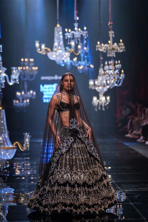 All the standout trends from FDCI X Lakmé Fashion Week 2022 | Vogue India