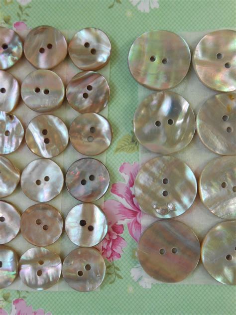 Buttons Natural Mother of Pearl 4 Pcs - Etsy | Etsy, Cloth flowers ...