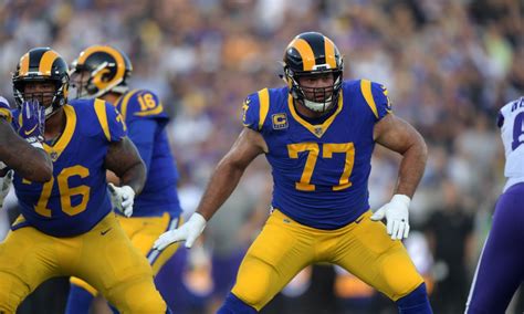 Andrew Whitworth ‘knocked knees’ with player, Rams hope injury’s minor