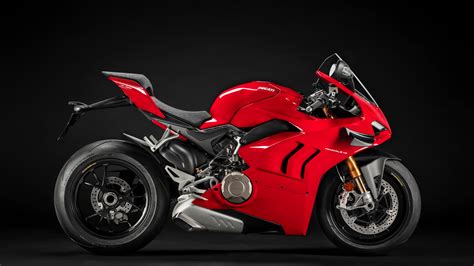 Panigale V4 & V4 S | Ducati Montreal, Ducati Motorcycle Dealership