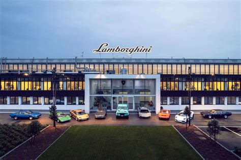 ក្រុមហ៊ុន Lamborghini នឹងឱ្យបុគ្គលិកធ្វើការត្រឹម៤ថ្ងៃក្នុង១សប្តាហ៍ ...