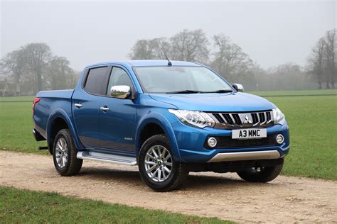 Mitsubishi L200 pick-up gains tech upgrades and 3.5-tonne towing ...