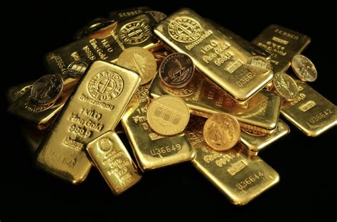 Global Markets Plunge: Why Gold Shines Amid Recession Fears - Alphabet ...