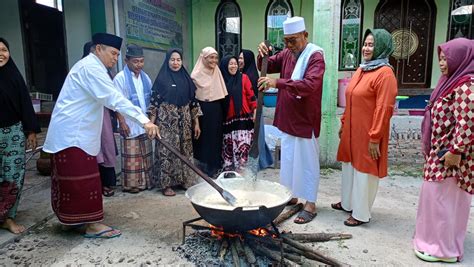 Menjaga Tradisi Bubur Asyura di Kota Sampit - RadarSampit.com