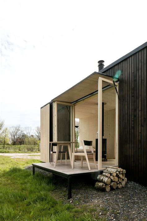 Tiny Modular Cabin by Ark Shelter | Wowow Home Magazine