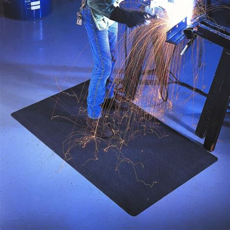 How to Choose the Best Welding Mat | Ergonomic Flooring and Anti ...