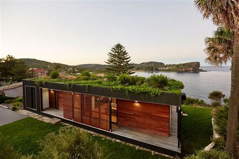 Eco-Friendly Design: 10 Homes with Gorgeous Green Roofs and Terraces