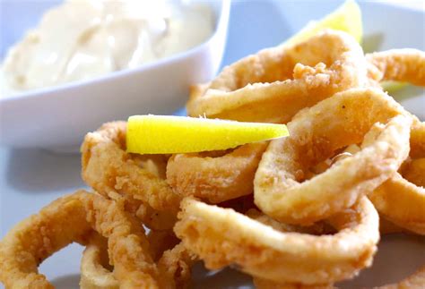 Crispy Fried Calamari recipe (Kalamarakia Tiganita) - My Greek Dish