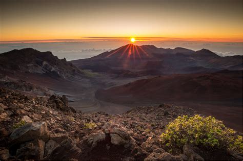 How to Catch the Sunset atop Maui’s Haleakalā Volcano | National parks ...