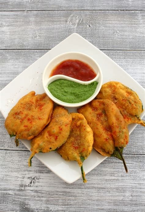 Palak Pakoda - Spice Up The Curry