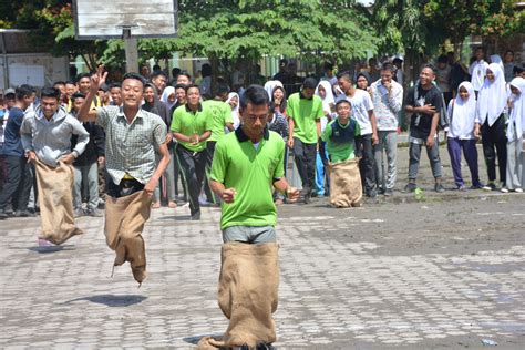 22+ Lomba Balap Karung, Motif Masa Kini!