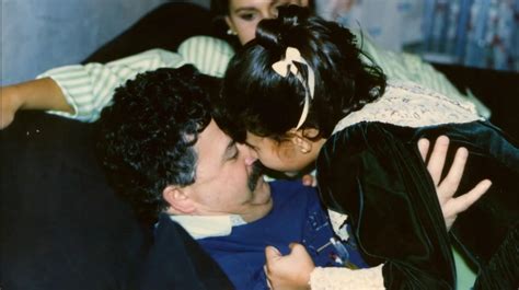 Pablo Escobar with his daughter : r/Mafia