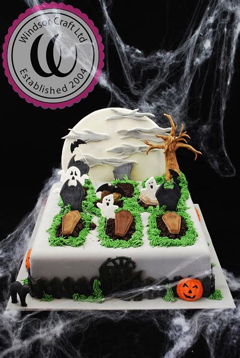 Halloween Graveyard Cake by Windsor - Cake by Windsor - CakesDecor