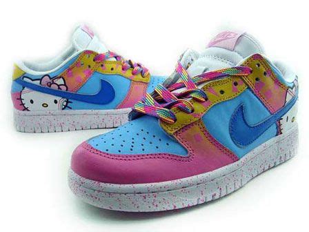 Hello Kitty nike shoes--Give the ladies a gift for Christmas and ...