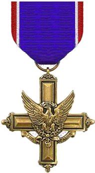 File:Army distinguished service cross medal.jpg - Wikimedia Commons