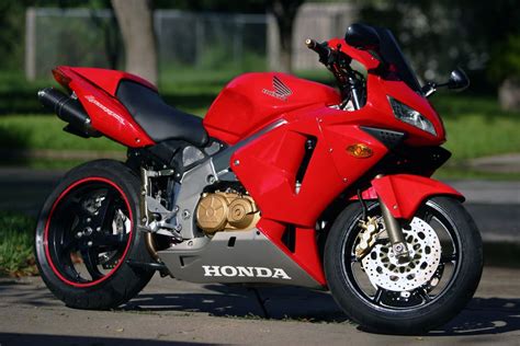 '94-97 VFR750 vs. '98-'01 VFR800 in 2023 | Honda vfr, Honda bikes ...