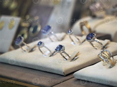 gold jewels in ponte vecchio florence shops 17312233 Stock Photo at ...