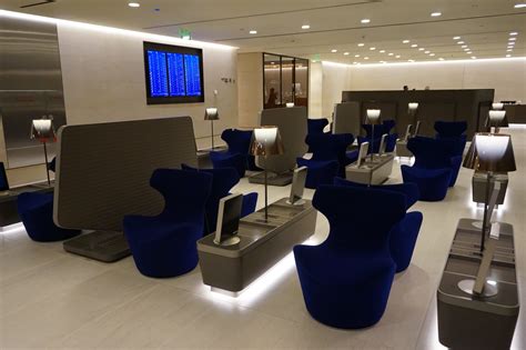 Review: Qatar Airways Arrivals Lounge Doha Airport | The Milelion