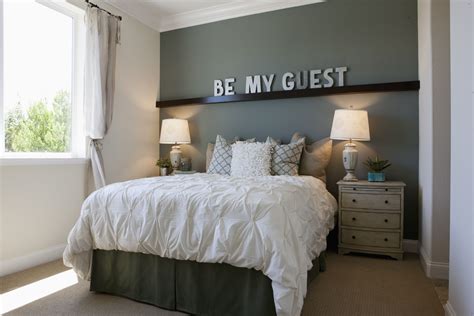 18 Tips to Make Your Guest Room Feel Like Home