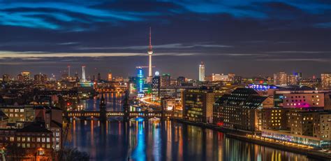 Berlin Skyline Mediaspree | Berlin city, Skyline, City skyline