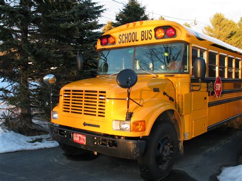 File:School bus zoom in front.jpg - Wikimedia Commons