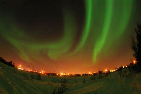 File:Northern Lights at Yellowknife.jpg - Wikimedia Commons