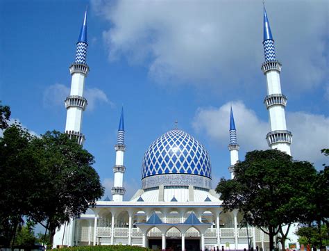 Iconic Blue Mosque in Shah Alam, Malaysia - Encircle Photos