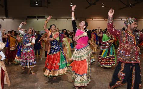 No Dandiya Raas? This Is What Garba Functions Will Be Like During COVID ...