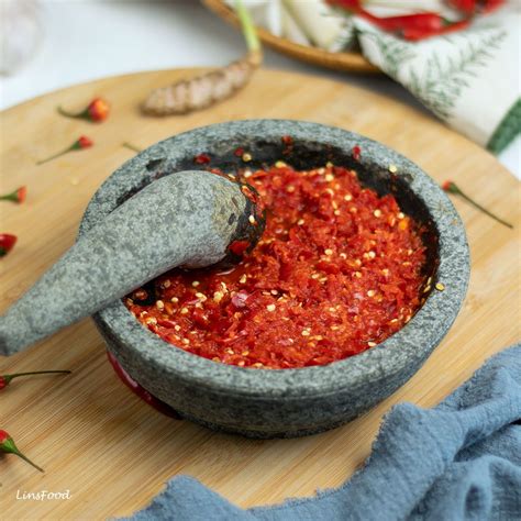 Sambal Oelek Recipe (3 Ingredients)