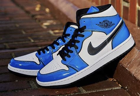 Air Jordan 1 Mid SE Signal Blue - Pk-Kicks