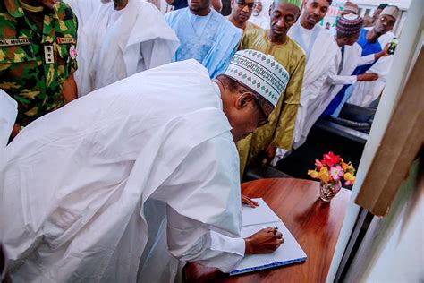 Photos: President Buhari visits Sokoto State on a condolence visit to ...