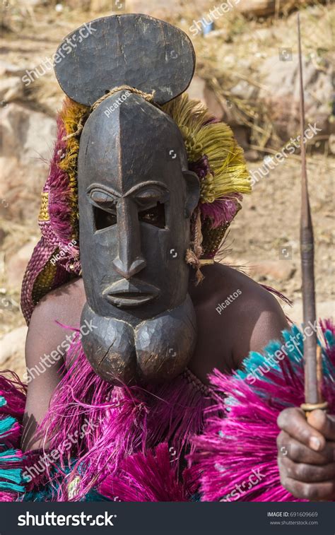 Traditional Wooden Dogon Mask Mali West Stock Photo 691609669 ...