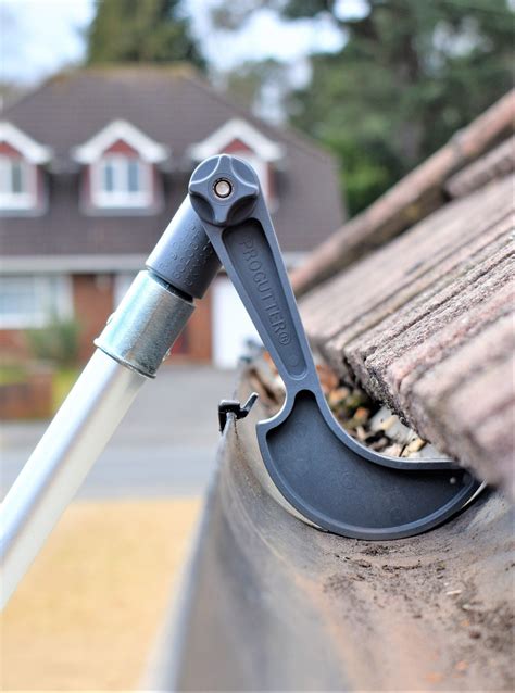 Leading UK supplier of gutter cleaning tools.