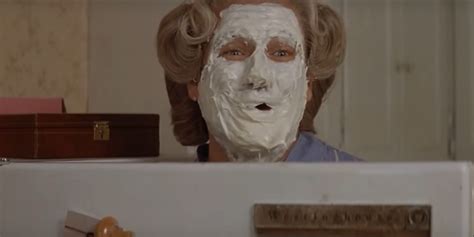 Mrs Doubtfire's Risky Ending Makes The Movie Great