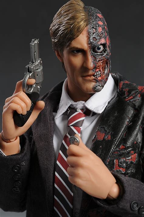 Review and photos of Hot Toys Dark Knight Harvey Dent, Two-Face 1/6th ...