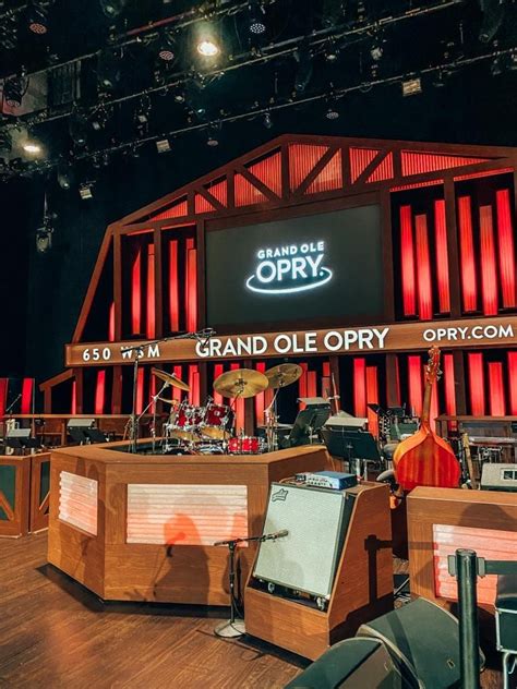 Complete Guide to Visiting the Grand Ole Opry in Nashville