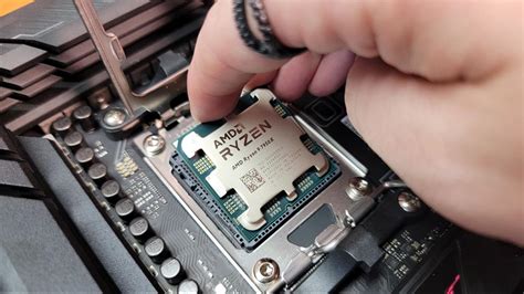 How to Install a CPU