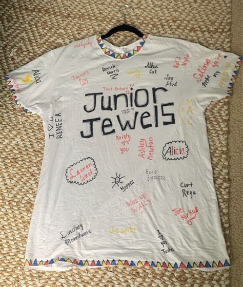 Taylor Swift’s diy junior jewels t shirt | Taylor swift costume, Taylor ...