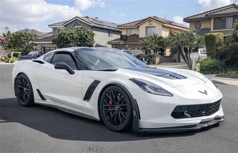 C7 Corvette Z06 is Dropped, Loaded and Ready to Roar