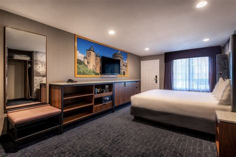 Anaheim Camelot Inn & Suites Reviews & Prices | U.S. News