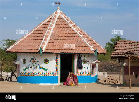 Village hut india hi-res stock photography and images - Alamy