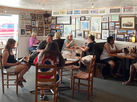 The Lighthouse Cafe Sanibel Island - Capturing Captiva