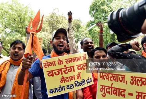 Bajrang Dal Activists Protest Against Mutilation Of Two Indian Soldiers ...